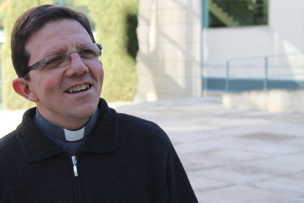 El sacerdote Ramón Valdivia obtiene el Premio Bartolomé de las Casas de la Facultad de Teología de Friburgo