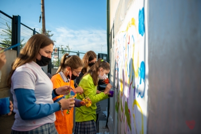 Scholas propone una nueva experiencia artística a los jóvenes granadinos a través de su taller de pintura