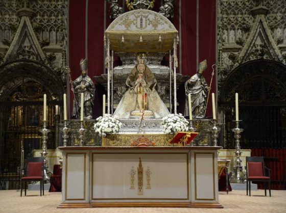 La Virgen de los Reyes preside el Altar del Jubileo desde la tarde del sábado