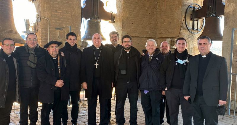 Un grupo de sacerdotes cordobeses visitan la ciudad de Guadix para saludar al obispo y conocer la ciudad