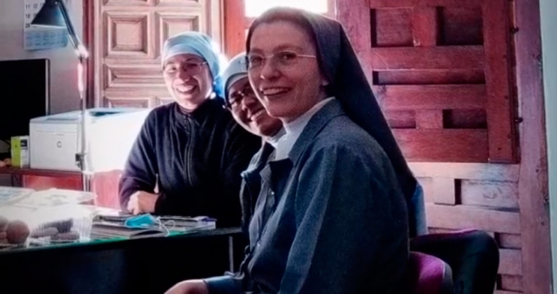 Hermanas Obreras del Corazón de Jesús : dos años sirviendo a la Iglesia de Guadix