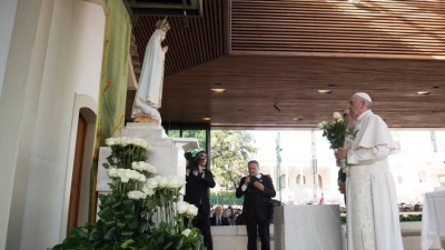 El Papa en Fátima, en el centenario de la primera aparición de la Virgen María a los tres pastorcitos. Foto: Vatican News