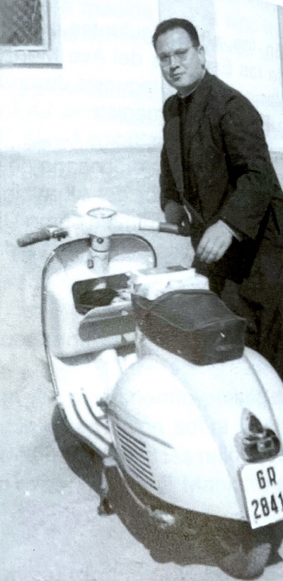 El jefe de estudios del Ave María, D. José Montero, durante los años de la fundación del colegio Varadero.