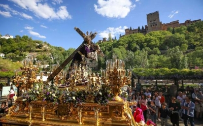La procesión de la Hermandad del Santo Vía Crucis recogerá donativos para ayudar en la acogida de dos familias ucranianas