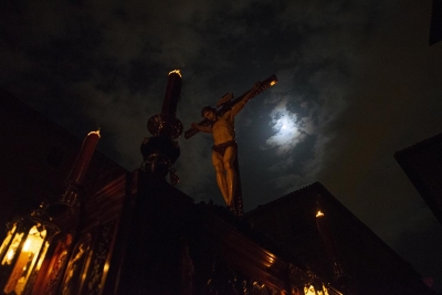 “Santísimo Cristo de la Misericordia, profeta de la vida, pregonero de la paz, concédenos superar la violencia fratricida”
