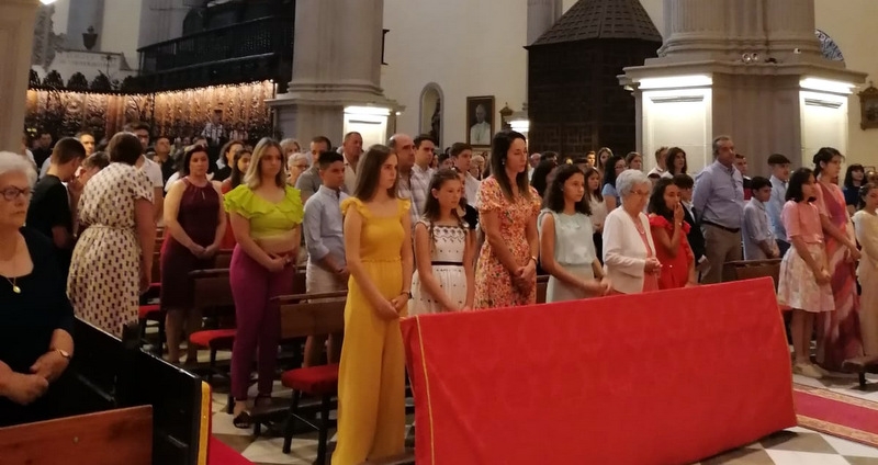El obispo confirmó a 40 jóvenes en Huéscar