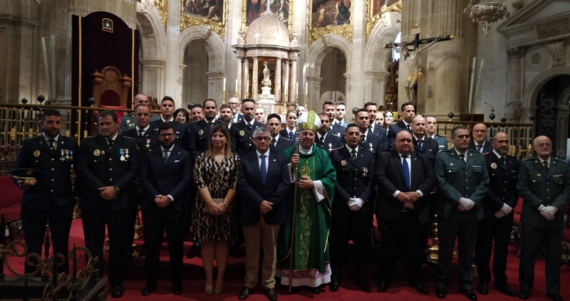 La Policía Local de Guadix celebró la fiesta de sus Patronos en la Catedral