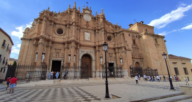 Misa por los sacerdotes difuntos en la Catedral, este miércoles, a las 10 de la mañana
