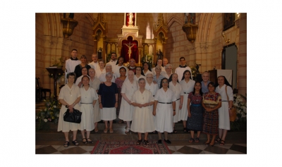 Misioneras agustinas recoletas, en la parroquia de la Encarnación en Las Gabias, en la profesión de votos perpetuos de dos hermanas.