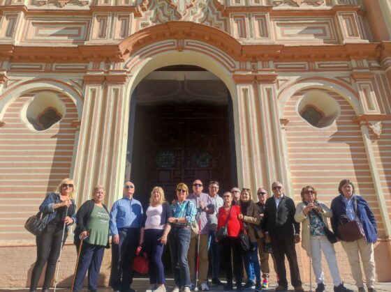 Un grupo de invidentes de la Fundación ONCE visita la Catedral