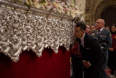 En la estación de penitencia en la Catedral de la Hermandad de la Lanzada este año.