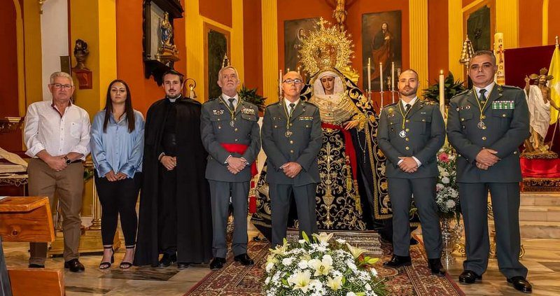 La Virgen de los Dolores de Villanueva de las Torres recibe el Fajín de General