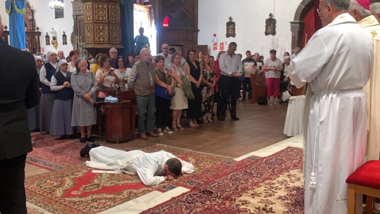 David Barreto ordenado sacerdote en la parroquia de Nuestra Señora Virgen de los Remedios, en Los Llanos de Aridane
