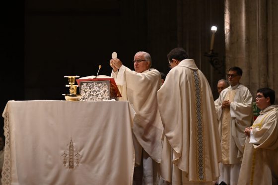 Mons. Saiz Meneses en la celebración del Corpus Christi: “La Eucaristía es el alimento del peregrino, el alimento para la santidad”