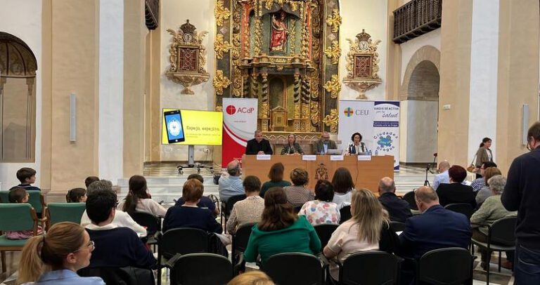 Mucha participación en las V Jornadas Católicos y Vida pública que la ACdP organizó en Guadix