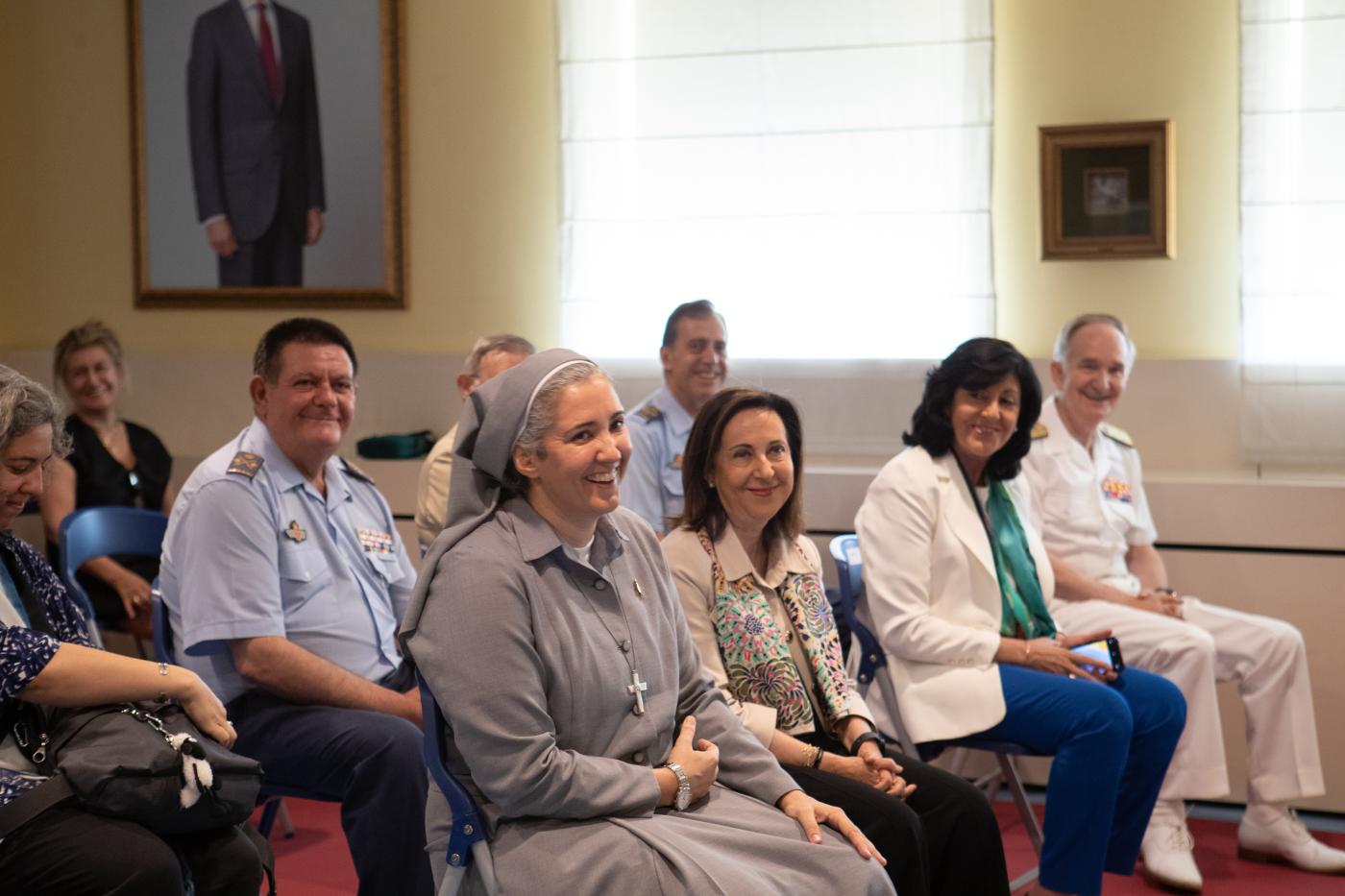 La hermana Cristina Fernández durante el acto de entrega de la Cruz del Mérito Militar