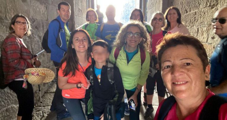 Un grupo de accitanos hacen estos días el Camino con la parroquia de Santiago