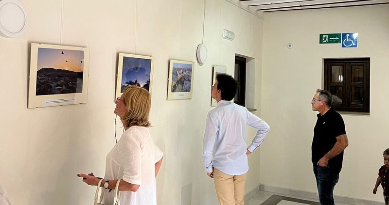 Exposición de fotografías del concurso Laudato si, en el Hospital real de Guadix