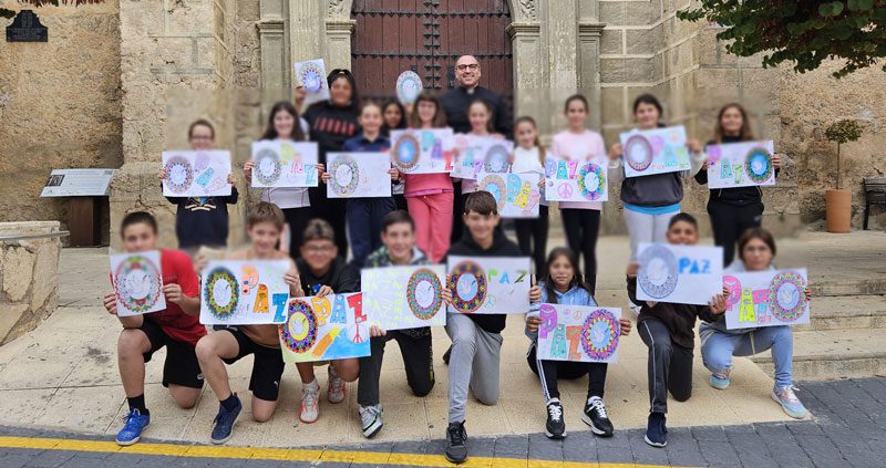 Los más pequeños de la Puebla de Don Fadrique rezaron por la paz