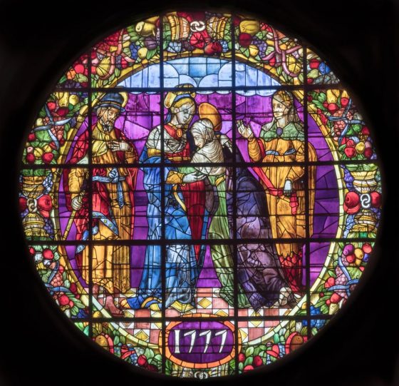 Vidriera de la Visitación de la Virgen a su prima Santa Isabel (Catedral de Sevilla)