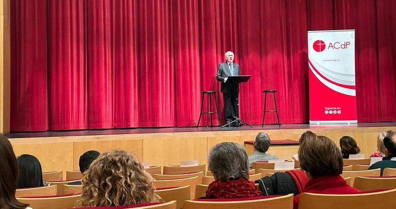 La ACdP ofreció en Guadix una conferencia del exministro José Otero Navas sobre “Amnistía, Constitución y Bien Común”