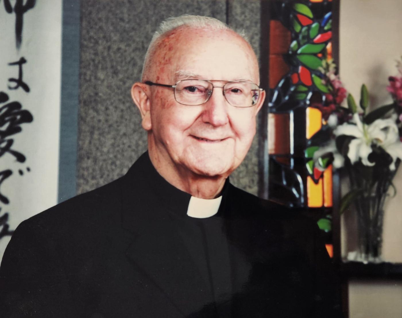 El Padre Alberto álvarez SJ, en 2010