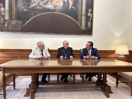 Firma de convenio entre la Archidiócesis y la Fundación Cajasol (5)