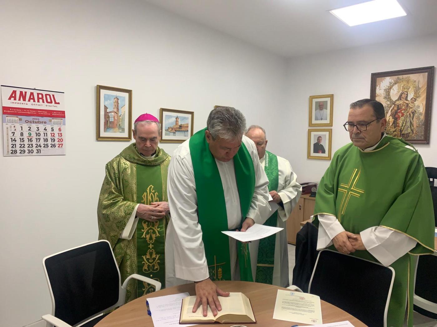 Toma de posesión en la parroquia de los Santos Mártires y San Juan, presidida por el Sr. Obispo