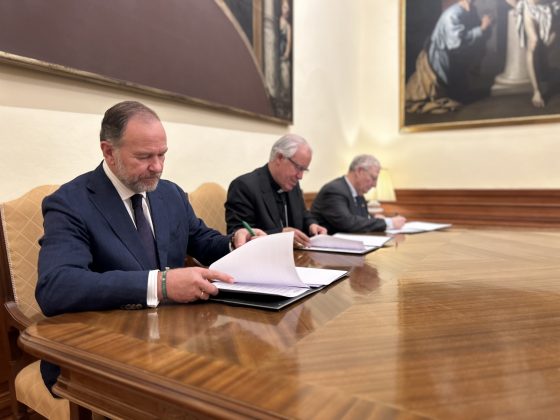 Firma de convenio de colaboración Congreso Internacional de Hermandades y Piedad Popular (8)