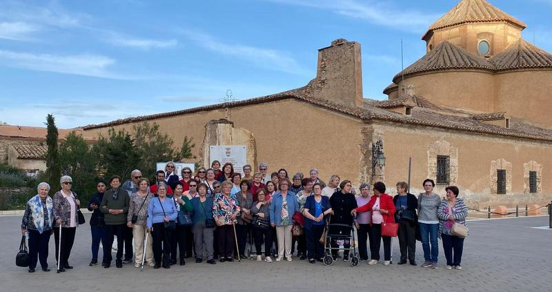 El grupo de Mayores en Marcha de la parroquia del Santo Ángel, de Baza, visitó el santuario de la Virgen del Saliente