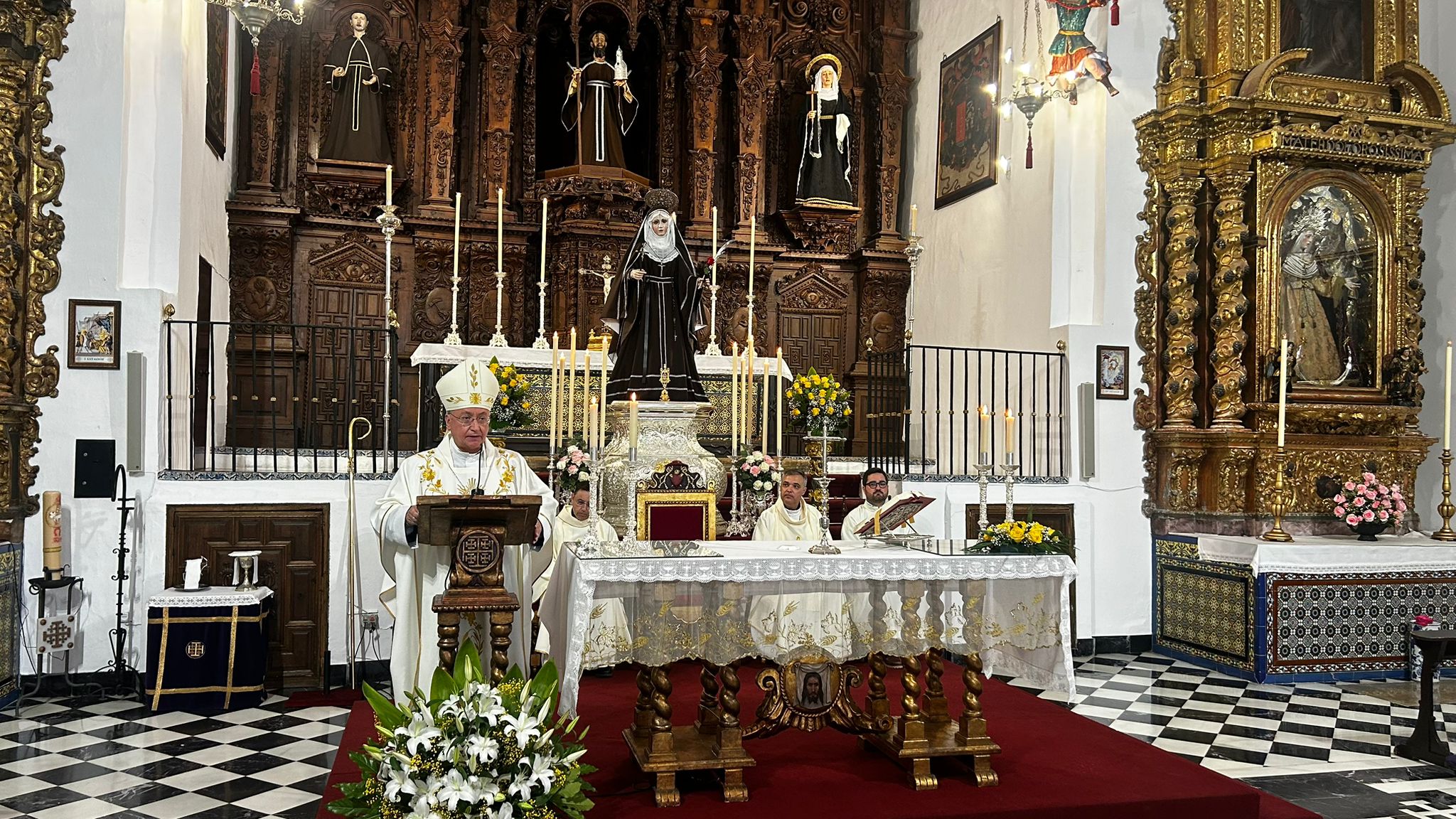 Monseñor Rico Pavés preside la celebración de Santa Rita, patrona de la Administración Local