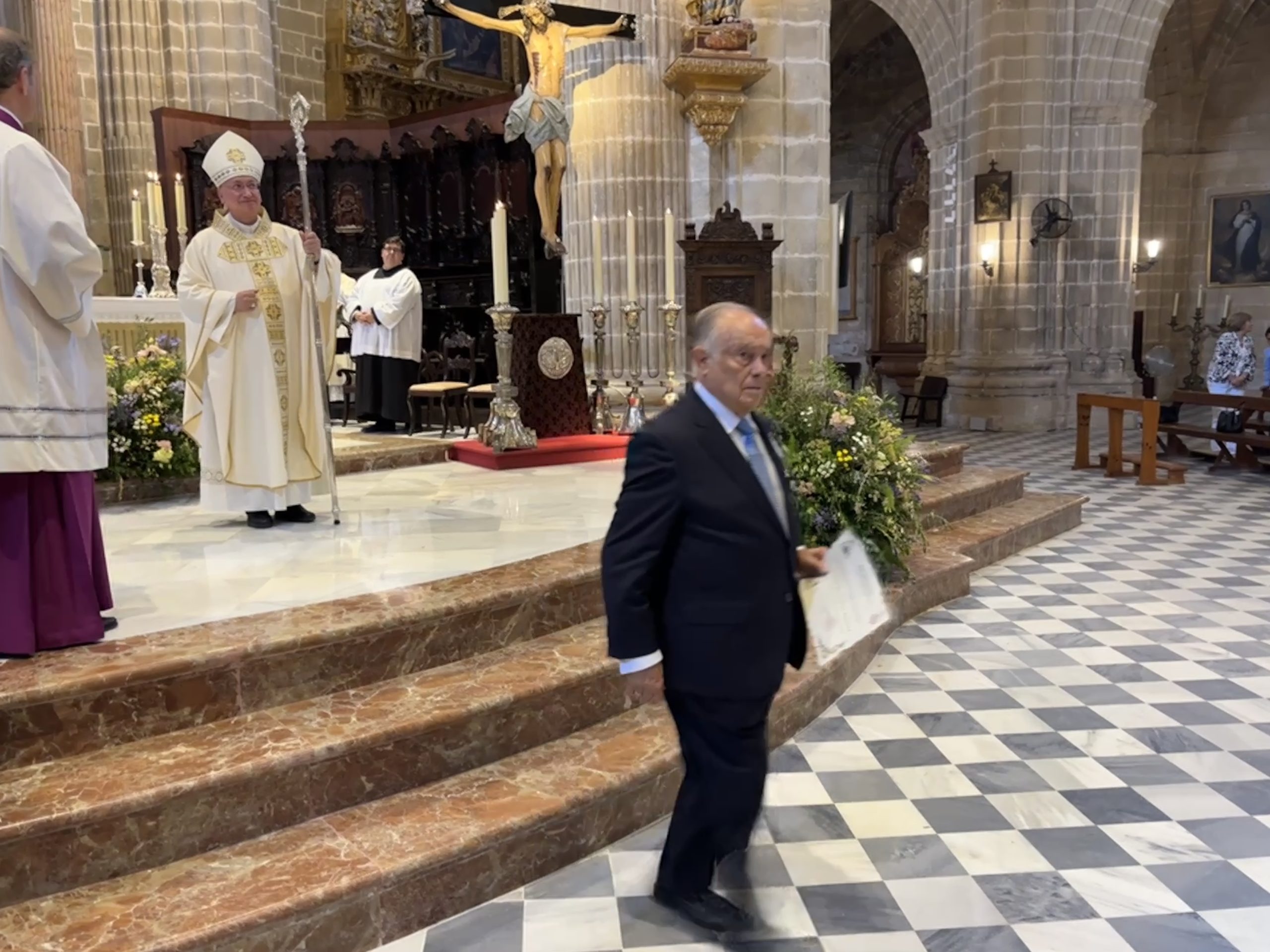 José María Orgue, condecorado con la medalla Pro Eclesia Asidonense: «Para mí ha sido muy emocionante»
