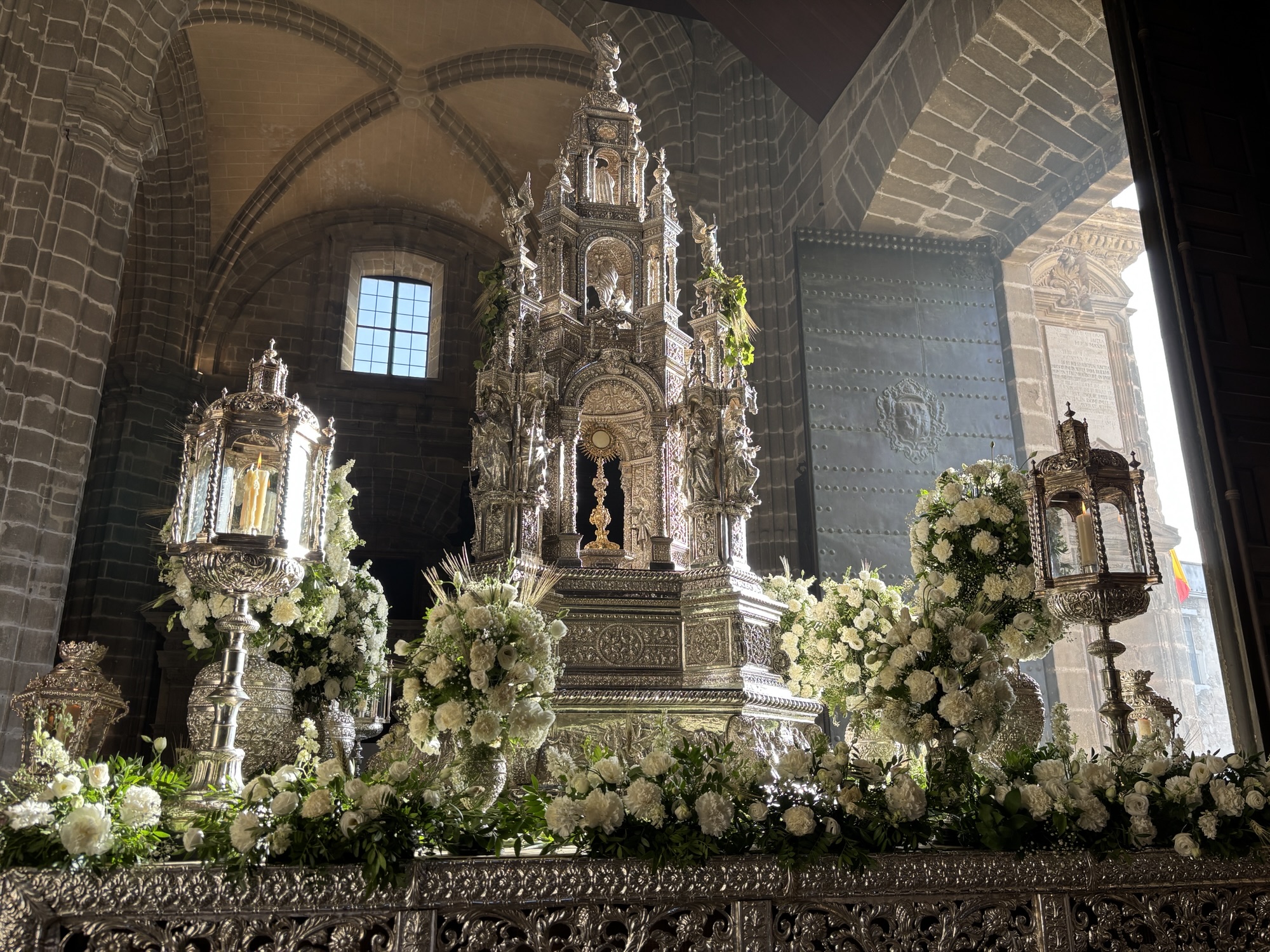 Monseñor José Rico Pavés en la Solemnidad del Cuerpo y Sangre de Cristo : «Sin la Eucaristía no hay vida cristiana»
