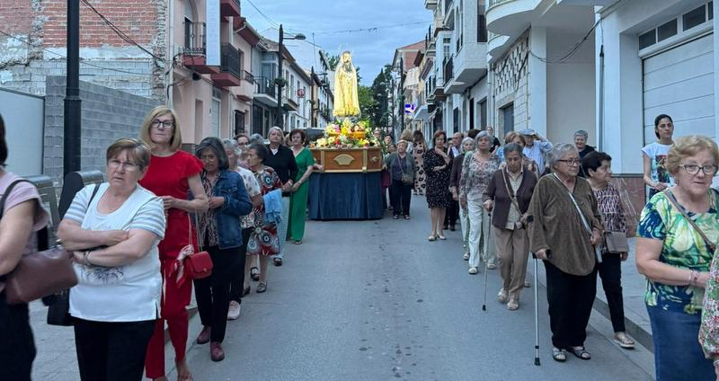 Terminó el mes de María y comenzó el del sagrado Corazón de Jesús en Caniles