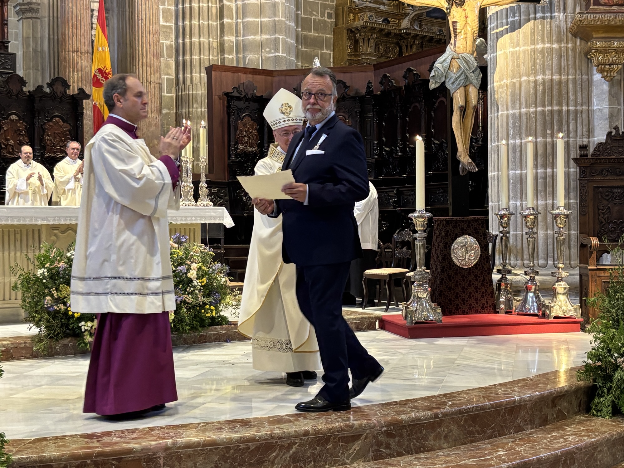 Francisco Mateos, condecorado con la medalla Pro Eclesia Asidonense : «Me ha llenado de un enorme orgullo»