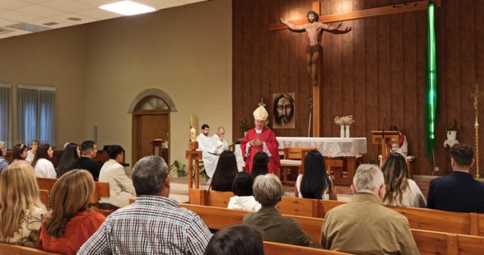 Confirmaciones en la parroquia de Jesucristo Redentor, de Guadix