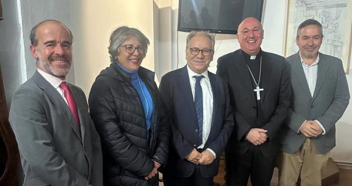 El Centro de Estudios Pedro Suárez, de Guadix, inaugura el curso 2025-2026 con una conferencia sobre las universidades en tiempos de Carlos V