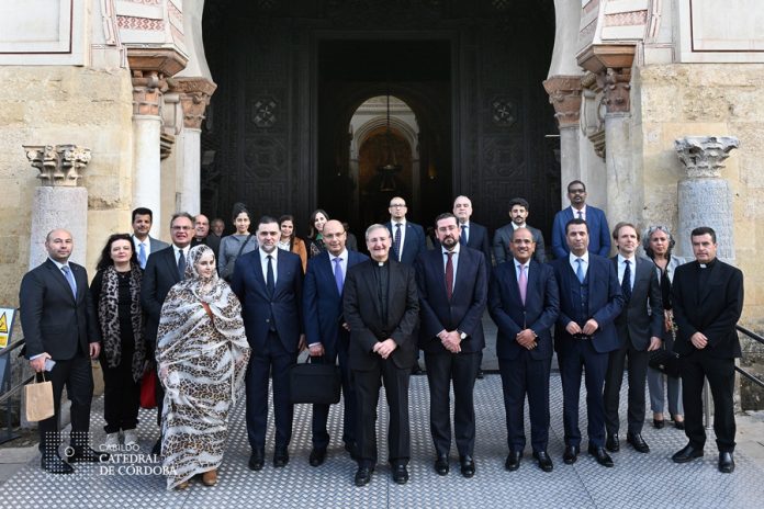 Embajadores árabes en España visitan la Mezquita-Catedral