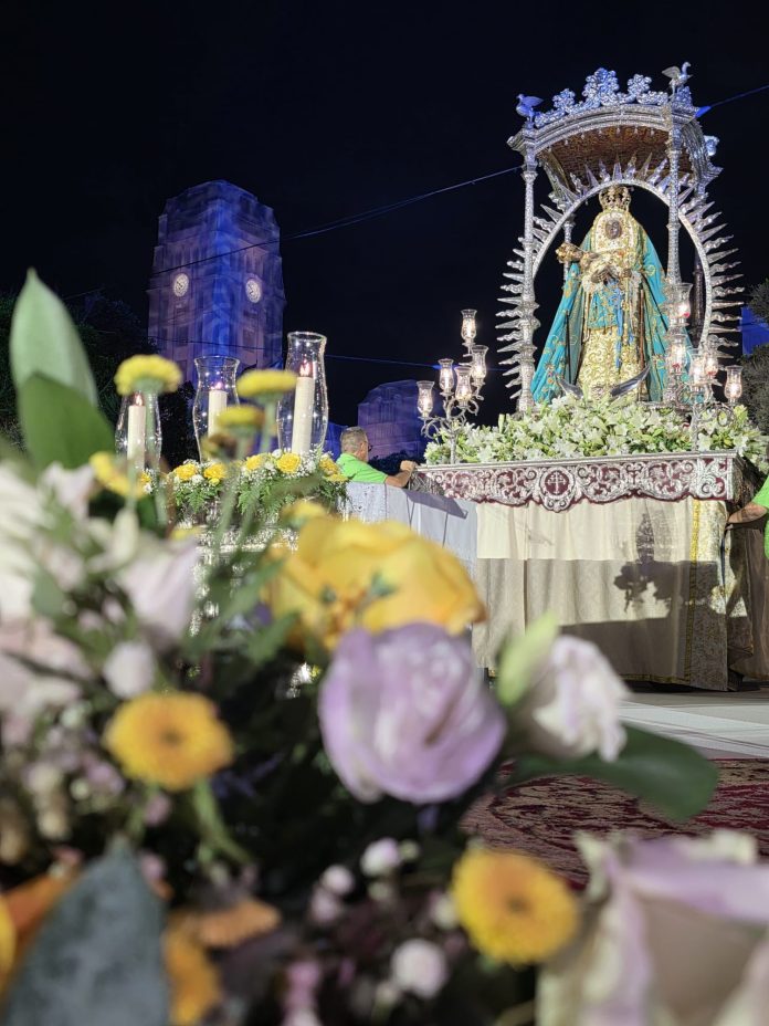 La morenita se dirige hacia Candelaria