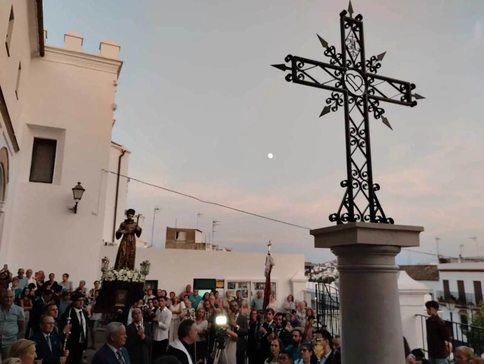 La parroquia de San Francisco de Arcos de la Frontera vivió este sábado una jornada especial