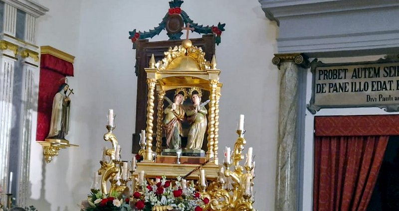 Un domingo de Domund, envío de catequistas y Santas benditas, en la parroquia de Santa María, de Huéscar