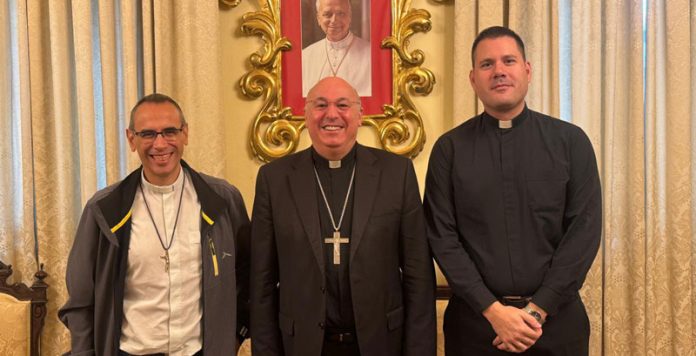 Presentan al obispo la Misión Popular que habrá en Zújar, como preparación del centenario de la coronación de su Patrona