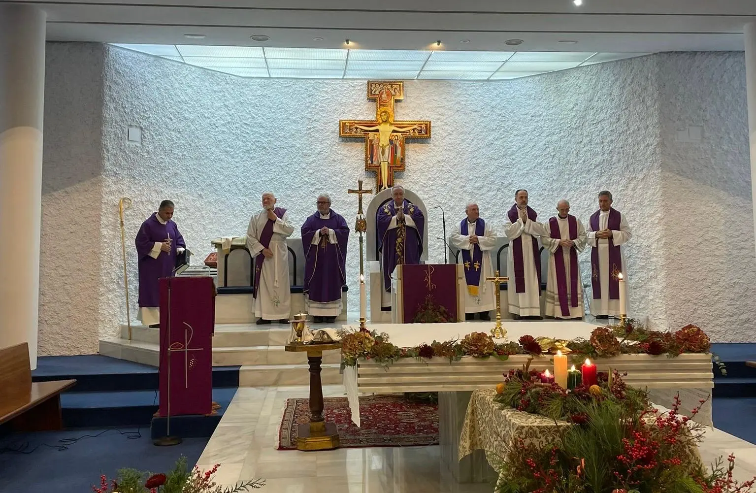 Monseñor Rico Pavés celebra junto a la comunidad parroquial de Jesucristo Redentor y Nuestra Señora de la Palma los 25 años de la consagración de su templo