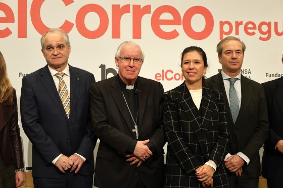 Foro #ElCorreopregunta: El arzobispo destaca positivamente el papel de las hermandades ante los retos de la pobreza en Sevilla