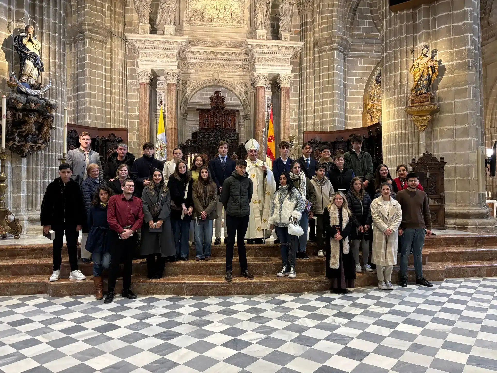La Catedral acoge el Rito de entrada de 29 catecúmenos en su camino hacia la Vigilia Pascual de 2027