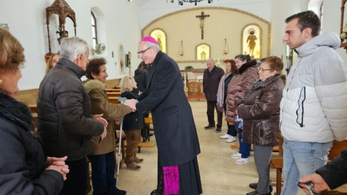 La visita pastoral conduce a Don Sebastián a la Parroquia de San Pedro de Chiclana de Segura