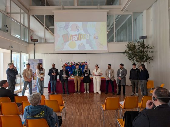 «óvenes en diálogo. La fraternidad como vínculo de paz (4)