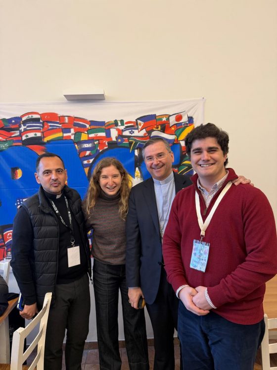 «óvenes en diálogo. La fraternidad como vínculo de paz (6)