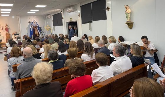 Parroquia San José, Dos Hermanas, Eucaristía (23)