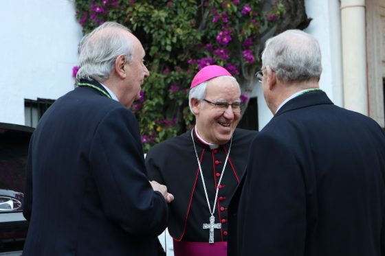 Viacrucis de la Pía Unión, Sevilla, monseñor Saiz Meneses (3)
